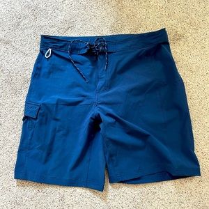 NWOT Columbia Men’s board shorts. Navy. size 34.